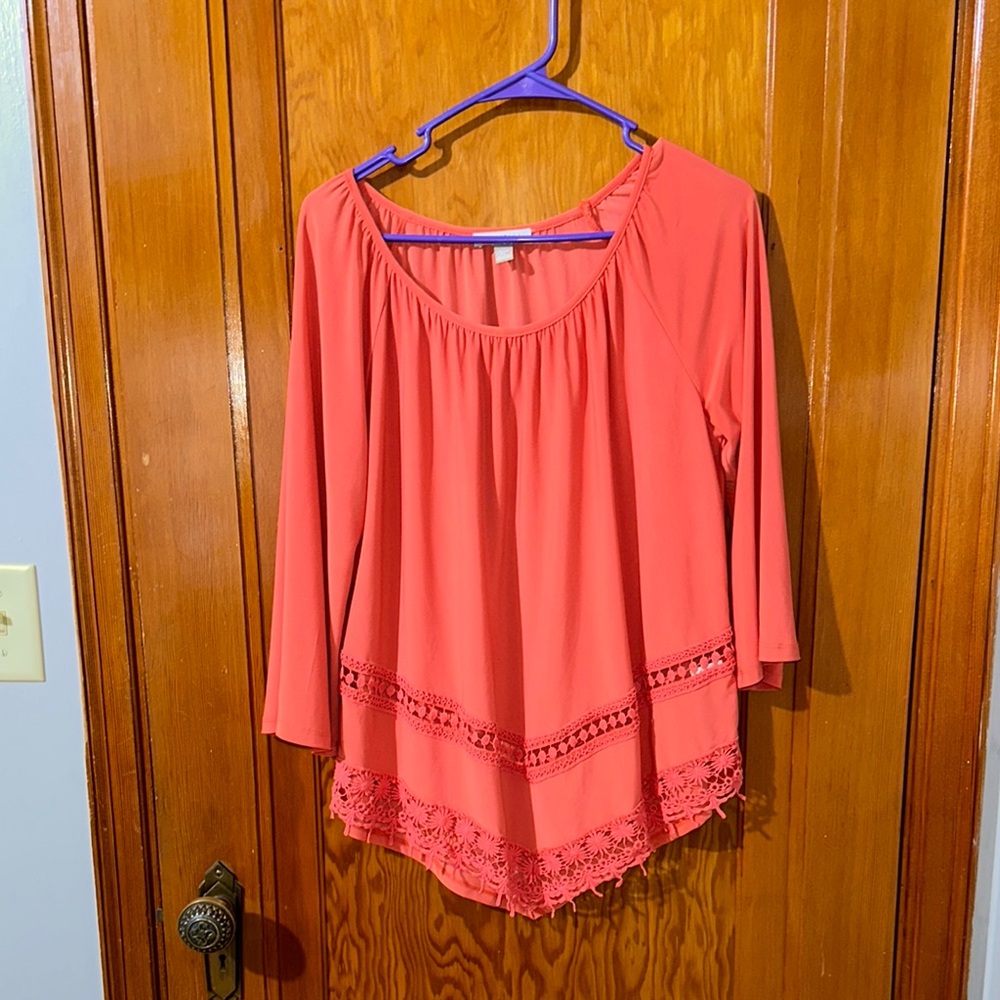 Roz & Ali Pink Flutter Sleeve Asymmetrical Blouse sz petit large